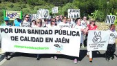ASISTENCIA. Participantes en la marcha subieron hacia El Neveral desde el Parque del Seminario.