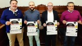 ESPECTÁCULO. Esteban Ocaña, Fran Ureña, Manuel Anguita y Juan Ortega posan con el cartel anunciador.