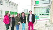 obras. Yolanda Caballero y María de los Ángeles Leiva visitan el colegio de Larva. 