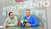 REUNIÓN. Víctor Torres y Juan de Dios Martos, durante su comparecencia ante los medios de comunicación. 