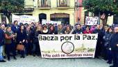 no a la violencia. Escolares, docentes y autoridades claman por la paz en Baeza.