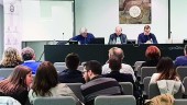 CHARLA. Diversas personas concurrieron al acto organizado por el Colegio Oficial de Arquitectura de Jaén.