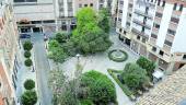 DESDE EL AIRE. La Plaza de Deán Mazas y Cronista Cazabán, desde la terraza del Hotel Xauen.