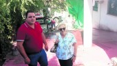 NIÑOS. Víctor Torres y Carmen Luque visitan el estado de las obras en la escuela infantil municipal.