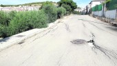 2014. Desperfectos ocasionados en la carretera por las deslizamientos causados por el arroyo La Yedra. 