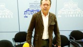 EN PIE DE GUERRA. El alcalde, Juan Fernández, anuncia en rueda de prensa que es candidato dentro del partido para revalidar su cargo.
