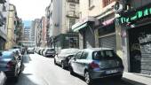 DESIGUALDAD. Calle Antonio Pedrix Vallés, en el barrio de Peñamefécit, uno de los más castigados por el paro.