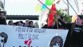 Manifestantes vascos se manifiestan por los presos etarras.