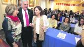 MATRONAS. Alicia Parra, José Francisco Lendínez y Reyes Chamorro, antes de la presentación de la jornada.