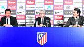 petición. Diego Pablo Simeone, Enrique Cerezo y José Luis Pérez Caminero, en la sala de prensa del Calderón. 