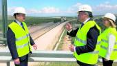 infraestructura. Antonio Sanz, José Enrique Fernández de Moya y Francisca Molina visitan las obras.