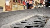 ALCANTARILLA. Grupo de vecinas de la calle Santa Cecilia denuncia la aparición de cucarachas en sus casas.