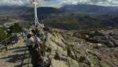 EN JAÉN. Turistas visitan el Castillo de Santa Catalina de la capital.