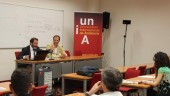 Rafael Valdivielso y Ramón García se dirigen a los asistentes al curso en la UNIA. 