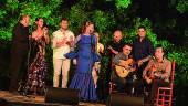 MÚSICA. Miembros de las peñas participantes ofrecen una actuación en el escenario de la Estación de Madrid.