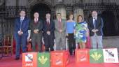 Foto de familia de los galardonados en esta edición de los Premios Jiennenses y Popular del Año 2015.