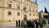 Turistas frente al Ayuntamiento de Úbeda.