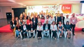 FOTO DE FAMILIA. Los 21 hombres y las 19 mujeres de la nueva Ejecutiva Provincial del PSOE, en la que repite como secretario general Francisco Reyes. 