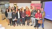 DISTINCIÓN. Foto de familia de Diario JAÉN, miembros de la Fampa Los Olivos y la presidenta de la AMPA Bartolomé Herrera de Andújar, Raquel Lozano. 