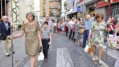 PATRONA. La comitiva arranca desde la Basílica de San Ildefonso para la celebración del Rosario de San Bernabé