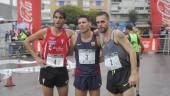 Sergio Jiménez, Marc Alcalá y Sebastián Martos posan después de cruzar la línea de meta.