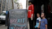 Niños británicos ante una pizarra que reza “Brexit, ¿dentro o fuera?”.