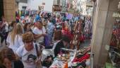 CAMPAÑA. Ambiente comercial en la calle Mesones dentro de la décimo cuarta Feria del Stock, impulsada por Alciser.