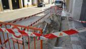 AVERÍA. Uno de los puntos, en la Avenida de Andalucía de Mancha Real, donde se produjo la rotura de una tubería de agua. 