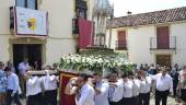 DEVOCIÓN. Procesión del Santísimo Sacramento por las calles. 