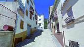 SUCESO. La casa de la mujer fallecida está entre las calles Cobos y Barrio de Cabra del Santo Cristo. 