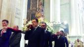TRADICIÓN. La procesión de la Virgen de la Antigua recorre las naves de la Catedral. 