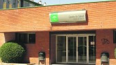 SERVICIO. Entrada principal del centro de salud del Polígono Puerta de Madrid de Andújar. 