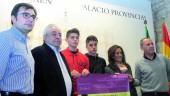 ACTO. Juan Ángel Pérez, Ángel, Fran y Carlos Álvarez, Rosario Morales de Coca e Ildefonso Ruiz.