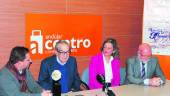 PRESENTACIÓN. Francisco Huertas, Eduardo Criado, Encarnación Camacho y Antonio Crespo junto al premio.