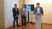 ACTO. Juan Ángel Pérez presenta el torneo en presencia de Antonio Aguilera y Carlos Hinojosa.