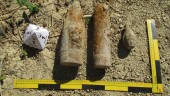 PELIGRO. Imagen de los tres artefactos localizados en el paraje el arroyo del Saetal, e Lopera.