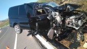ENCAJADO. Estado en que quedó la furgoneta accidente en el kilómetro 397 de la N-432.
