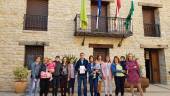 ENCUENTRO. Madres de Torres de Albanchez, con el alcalde, Nicolás Grimaldos.