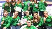 EQUIPO. Los luchadores del Power de Torredelcampo posan con las medallas conseguidas en el Campeonato de España Escolar y Cadete disputado en Pontevedra.