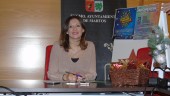 CELEBRACIÓN. La concejal de Juventud y Festejos del Ayuntamiento de Martos, Rosa Barranco, presenta el programa de actividades que se enmarcan en “Navilusión”.
