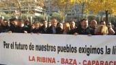 PROTESTA. Alcaldes de las provincias de Jaén, Granada y Almería, durante la concentración en Madrid.