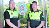 HÉROES. Daniel Colmenero y José María López, los dos policías locales que llegaron primero al lugar.