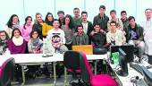 FORMACIÓN. Estudiantes de Bachillerato participantes en el taller de rocas.