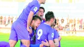 ALEGRÍA. Los jugadores del Real Jaén celebran el gol de Almansa marcado en propia puerta.