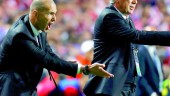 EXPERIENCIA. Zinedine Zidane da instruccciones en su época de segundo técnico junto con Ancelotti.