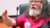 INFORMÁTICA. El programador Richard Stallman, durante la conferencia en la que respondió a las cuestiones planteadas por estudiantes y público en general.