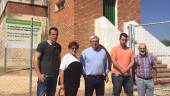 VISITA. La alcaldesa y el diputado provincial, con miembros del equipo de Gobierno, en las instalaciones. 