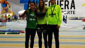 primeros puestos. Dolores Morillas y Daniel Beltrán, en el centro del podio, exhiben las medallas de oro en el Andaluz sub 23.