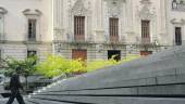 TRABAJO. El Ayuntamiento de la capital, en la Plaza de Santa María.