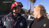 LUCHA. Juan Manuel Alcalde y Marina Romero, en el parque de bomberos de Jaén.